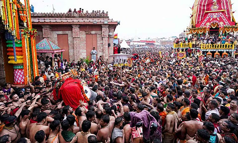 பூரி ஜெகந்நாதர் கோயில் ரதயாத்திரை கூட்ட நெரிசலில் சிக்கி ஒருவர் உயிரிழப்பு!