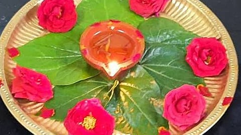 வெற்றிலை விளக்கு