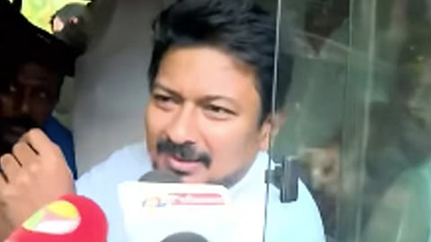 கைது செய்யப்பட்ட எதிர்க்கட்சி தலைவர் உதயநிதி ஸ்டாலின்