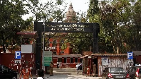 தாயாரின் பூர்வீக அடிப்படையில் சாதி சான்றிதழ்களை வழங்க வேண்டும் - புதுச்சேரி அரசுக்கு உயர் நீதிமன்றம் உத்தரவு!