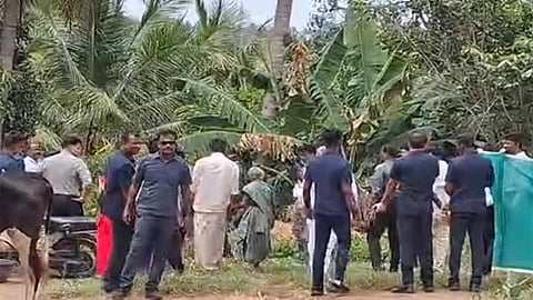 மேட்டூரில் விவசாயி வீட்டுக்கு திடீர் விசிட் அடித்த முதலமைச்சர் விஜய்!