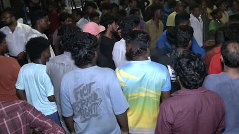 சென்னையில் பயங்கரம் - தவெக பிரமுகர் ஓட ஓட வெட்டிக்கொலை... 5 பேர் கைது!