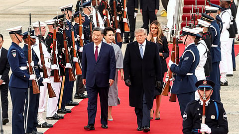 Trump greet Xi in Airport