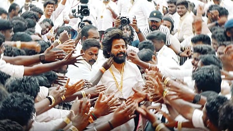 ரசிகர்கள் சந்திப்பு கூட்டத்தில் சிவகார்த்திகேயன்