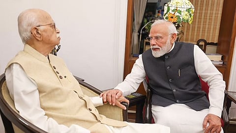 lk advani, pm modi