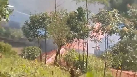 மணிப்பூரில் 30 வீடுகள், கடைகள் எரிப்பு