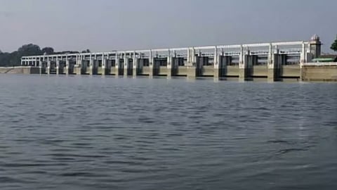 பூண்டி ஏரியில் இருந்து புழல்- செம்பரம்பாக்கத்துக்கு தண்ணீர் திறப்பு