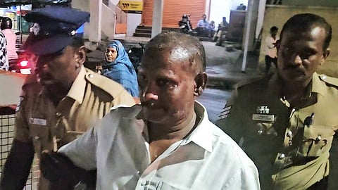 நகராட்சி ஆணையாளர் கையெழுத்தை போலியாக போட்டு மோசடி- 3 பேர் கைது