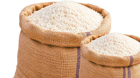அமுதம் அங்காடி, கூட்டுறவு ரேஷன் கடைகளில் அரிசி கிலோ ரூ.30-க்கு விற்பனை: தமிழக அரசு நடவடிக்கை