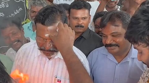 ஆயுத பூஜையில் திருநீறுபூசிய திருமாவளவன்
