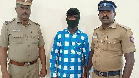 இன்ஸ்டாகிராமில் ஆயுதங்களுடன் மிரட்டல் பதிவிட்டு அச்சுறுத்திய மதுரை வாலிபர் கைது
