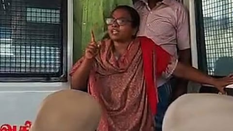 கைது செய்யப்பட்ட கார்த்திகா