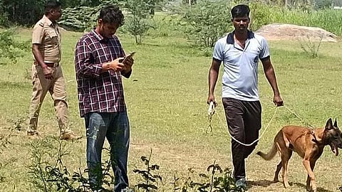 செஞ்சி சிறுமி: கோவிலில் பூ கட்டி போட்டு பார்த்த சிறுமியின் தாய்... சொன்னது என்ன?