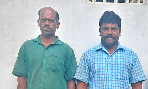 கைதான செங்கோட்டையன், சடையப்பன்.