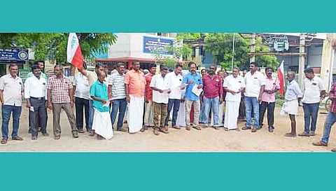 ரேசன் கடை ஊழியர்கள் வேலை நிறுத்தம்