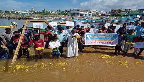 குளச்சலில் உலக பெருங்கடல் தினம்