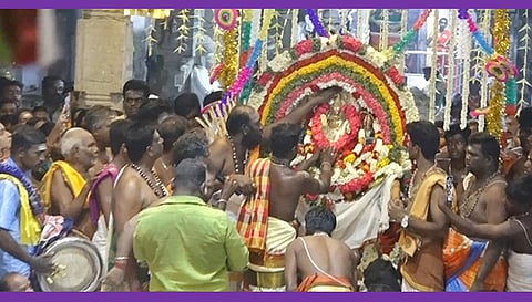 சிங்கம்புணரி சேவுக பெருமாள் கோவிலில் வைகாசி விசாக விழாவில் எடுத்த படம்.