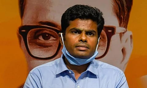 தவறான தகவலுக்கு மன்னிப்பு கேட்ட அண்ணாமலை- வலைதளத்தில் வறுத்தெடுக்கும் தி.மு.க.வினர்