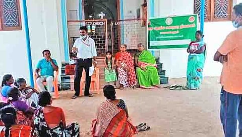 விழிப்புணர்வு நிகழ்ச்சியில் கலந்து கொண்டவர்கள். 