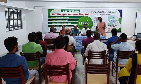 ஆலோசனை கூட்டம் நடைபெற்ற காட்சி. 