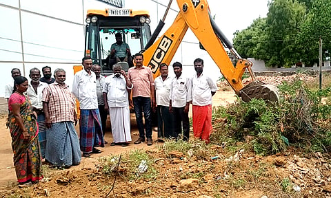 சாத்தான்குளம் பேரூராட்சியில் சீமை கருவேல மரங்கள் அகற்றும் பணி தொடக்கம்