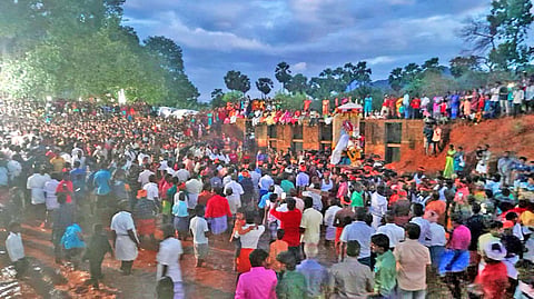 விழாவில் கலந்து கொண்டவர்கள். 