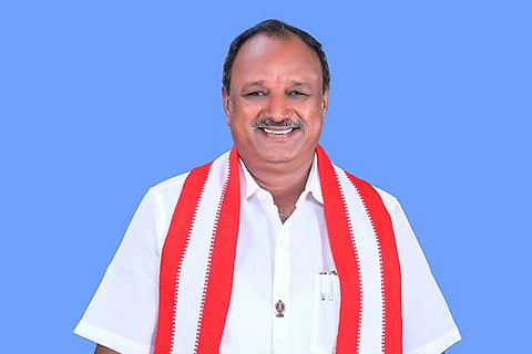 பழனிசாமி.