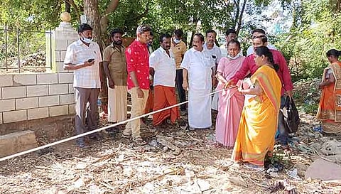 பள்ளிக்கூட ஆக்கிரமிப்பு அகற்றி நடவடிக்கை
