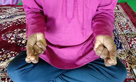 மனிதனுடைய திறமையை வெளிப்படுத்தும் குபேர முத்திரை