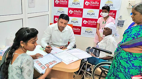 கல்லீரல் மாற்று அறுவை சிகிச்சை பிரிவு தொடக்க விழாவில் கலந்து கொண்டவர்கள்.