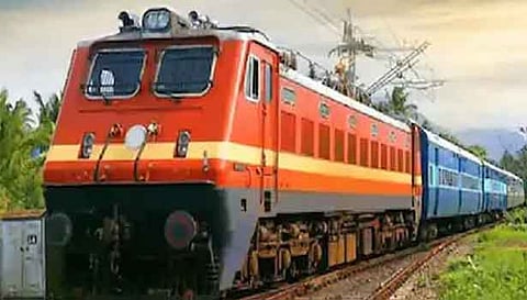 மதுரையில் இருந்து சீரடிக்கு ஆன்மீக சுற்றுலா ரெயில்