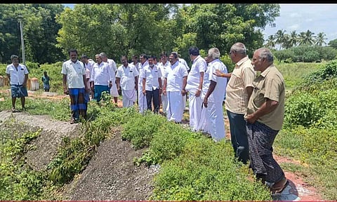 சித்தன்பட்டி குளம் நீர் வழிப்பாதைகள் அடைப்பு