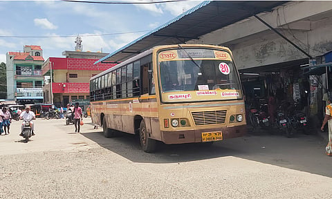 பாலக்கோட்டில் முறையாக இயக்கப்படாத நகர பேருந்துகளால் ஊழியர்கள், மாணவர்கள் தவிப்பு