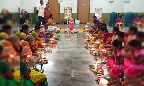  தர்மசாஸ்தா அய்யப்ப சாமி கோவிலில் 108 திருவிளக்கு பூஜை நடைபெற்ற காட்சி. 
