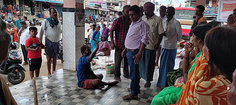 குடிபோதையில் பெண்ணிடம் ரகளை செய்த தொழிலாளி