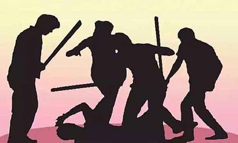 மார்த்தாண்டம் அருகே வங்கி ஊழியர் மீது தாக்குதல்