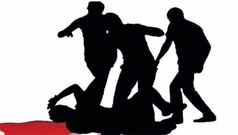 பணத்தை திருப்பி கேட்ட வாலிபருக்கு பீர் பாட்டில் அடி