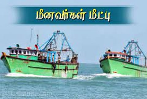 நடுக்கடலில் தத்தளித்த மீனவர்களை சக மீனவர்கள் மீட்பு