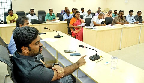 முதல்-அமைச்சர் மு.க.ஸ்டாலின் வருகையை முன்னிட்டு மாநகராட்சி கமிஷனர் சிவகிருஷ்ணமூர்த்தி தலைமையில் முன்னேற்பாடு பணிகள் குறித்து ஆலோசனை கூட்டம் நடைபெற்ற போது எடுத்தபடம்.