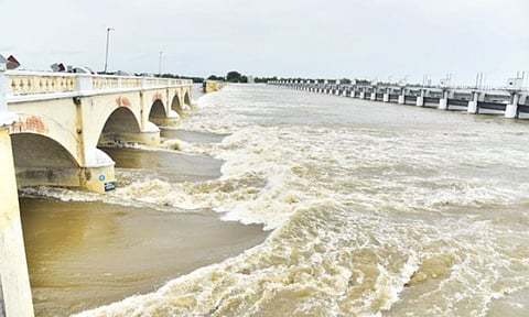 திருச்சி காவிரி - கொள்ளிடம் ஆறுகளில் வெள்ளம் - அச்சத்தில் கரையோர மக்கள்
