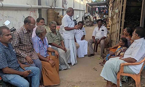 ஆலோசனை கூட்டம் நடைபெற்ற காட்சி. 
