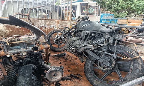 தக்கலையில் நள்ளிரவில் இரு தரப்பினர் மோதல்