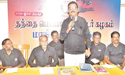 பொதுக்குழு கூட்டத்தில் மாநில பொதுச்செயலாளர் கு.ராமகிருஷ்ணன் பேசிய காட்சி.