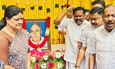 அ.தி.மு.க.விற்கு தலைமை தாங்கி அனைவரையும் ஒன்றிணைப்பேன்- சசிகலா