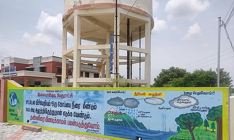பொதுமக்களின் பாராட்டை பெற்ற விழிப்புணர்வு சுவர் ஓவியம்