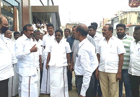 ஒருங்கிணைந்த ஜவுளி வளாக பணிகளை அமைச்சர் முத்துசாமி பார்வையிட்டு ஆய்வு
