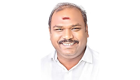 வழக்கறிஞர் சந்திரபோஸ் பெருமாள்.