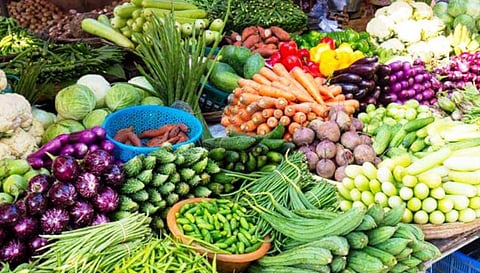 சேலம் உழவர் சந்தைகளில் ஒரே நாளில் ரூ.1 கோடியே 8 லட்சத்துக்கு காய்கறிகள் விற்பனை