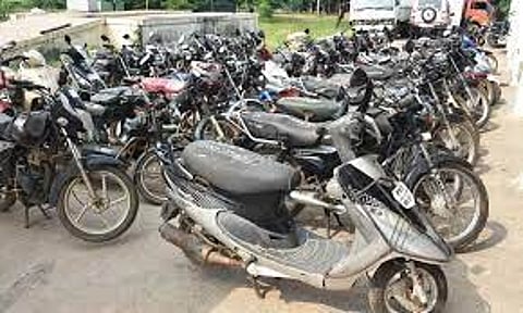 அரியலூர் மாவட்டத்தில் கைப்பற்றப்பட்ட வாகனங்கள் ஏலம்