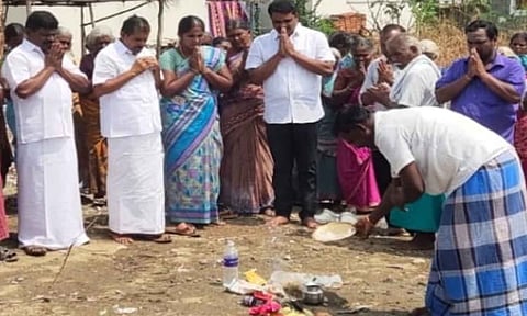 பூமிபூஜை நடைபெற்ற காட்சி. 